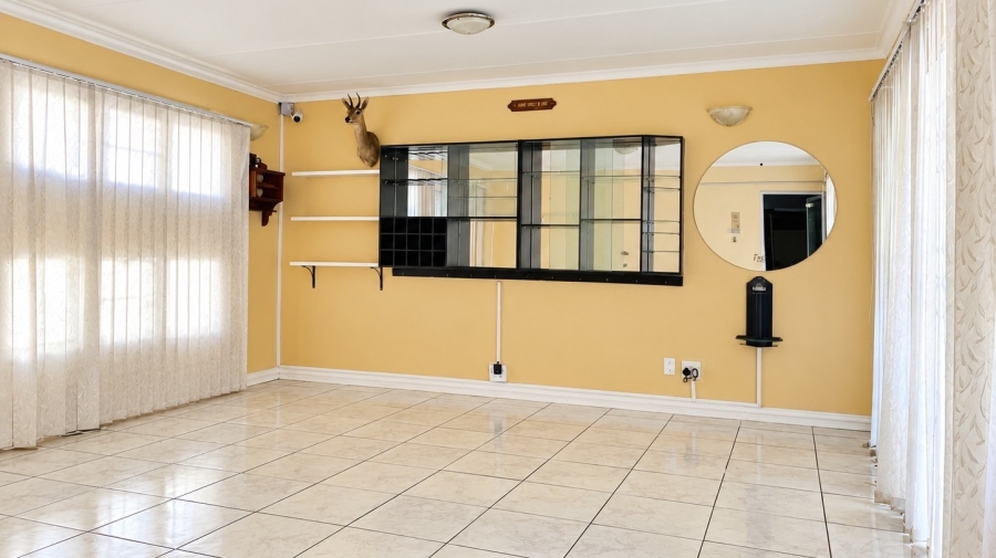 5 Bedroom Property for Sale in Wilkoppies North West